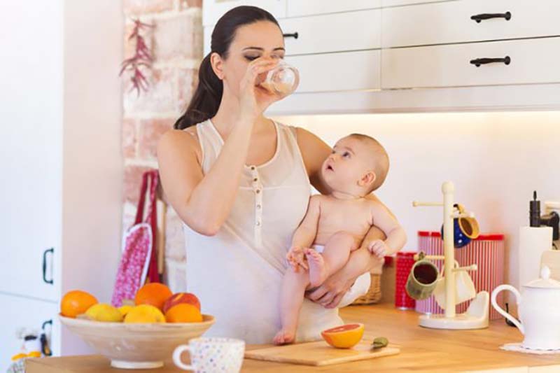 Ăn uống dinh dưỡng, khoa học giúp mẹ khỏe mạnh, có nguồn sữa mát lành cho bé